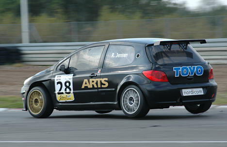 I 2007 var Ronni Jensen flyvende i den gamle 307 model.
